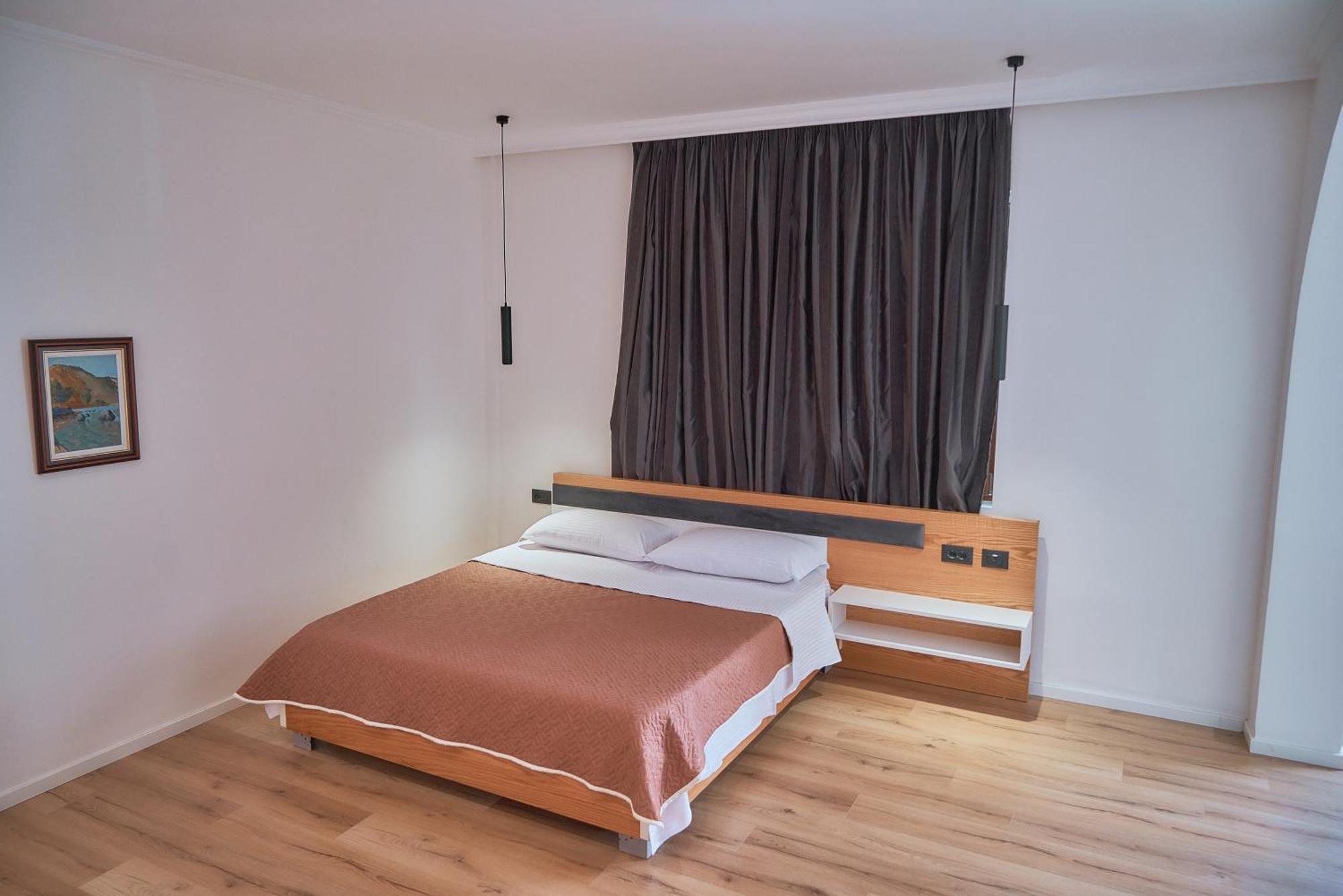 Kalpazo Inn Tirana Exterior foto