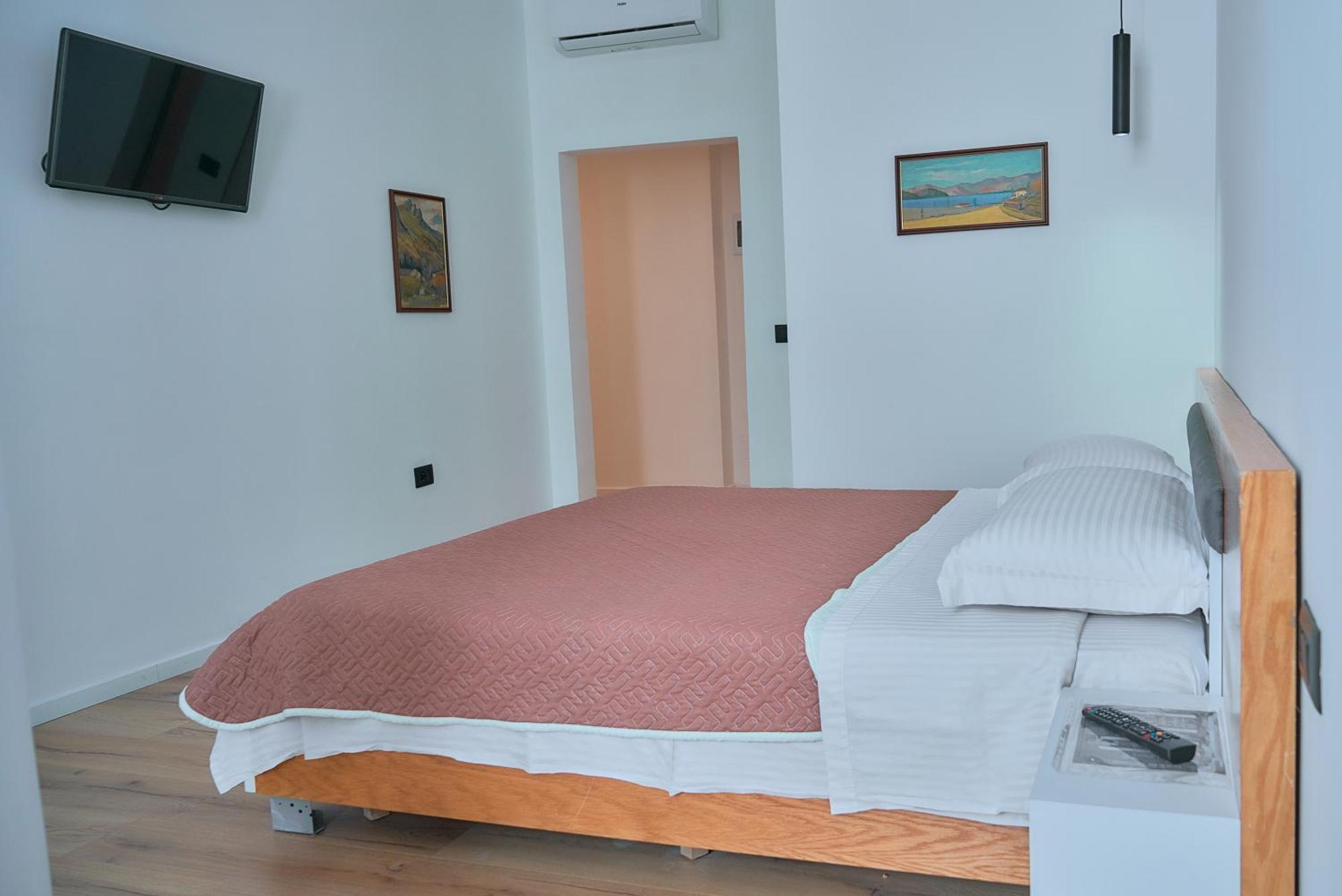 Kalpazo Inn Tirana Exterior foto